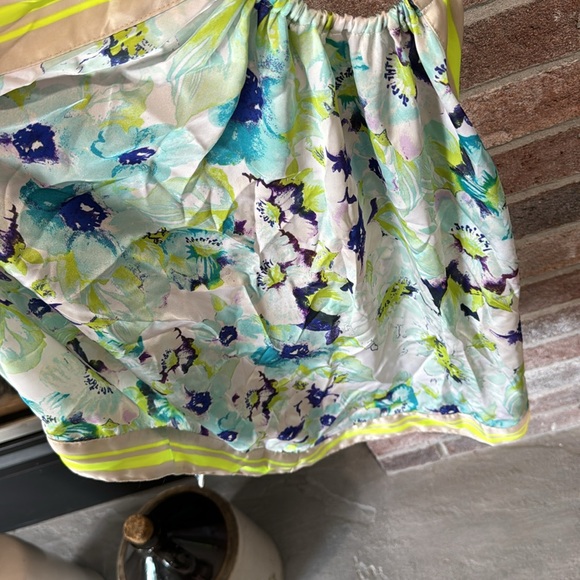 Medium express tie back gold chain halter silky top - Picture 5 of 5